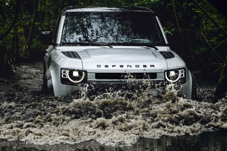 Leia mais sobre o artigo LAND ROVER DEFENDER 2022 chega ao Brasil